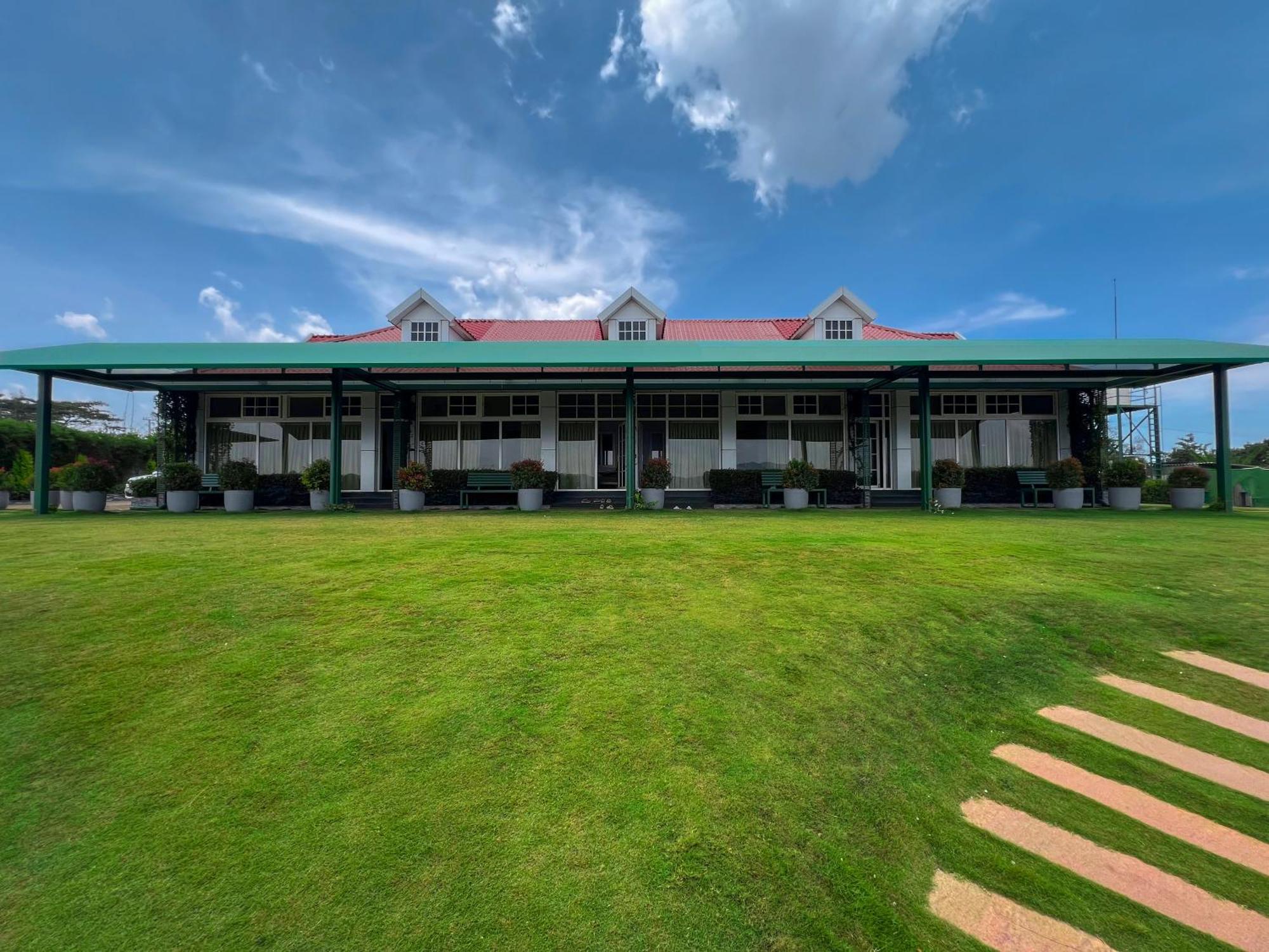 Cloudy Court Resort Идукки Экстерьер фото